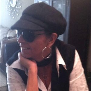 Meet your Posher, Chezzna